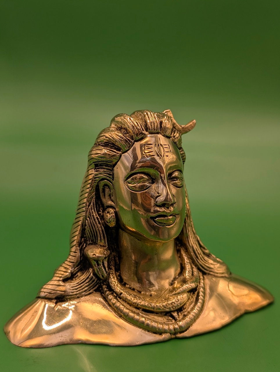 Adiyogi Brass Idol – Glistening Like the Sun