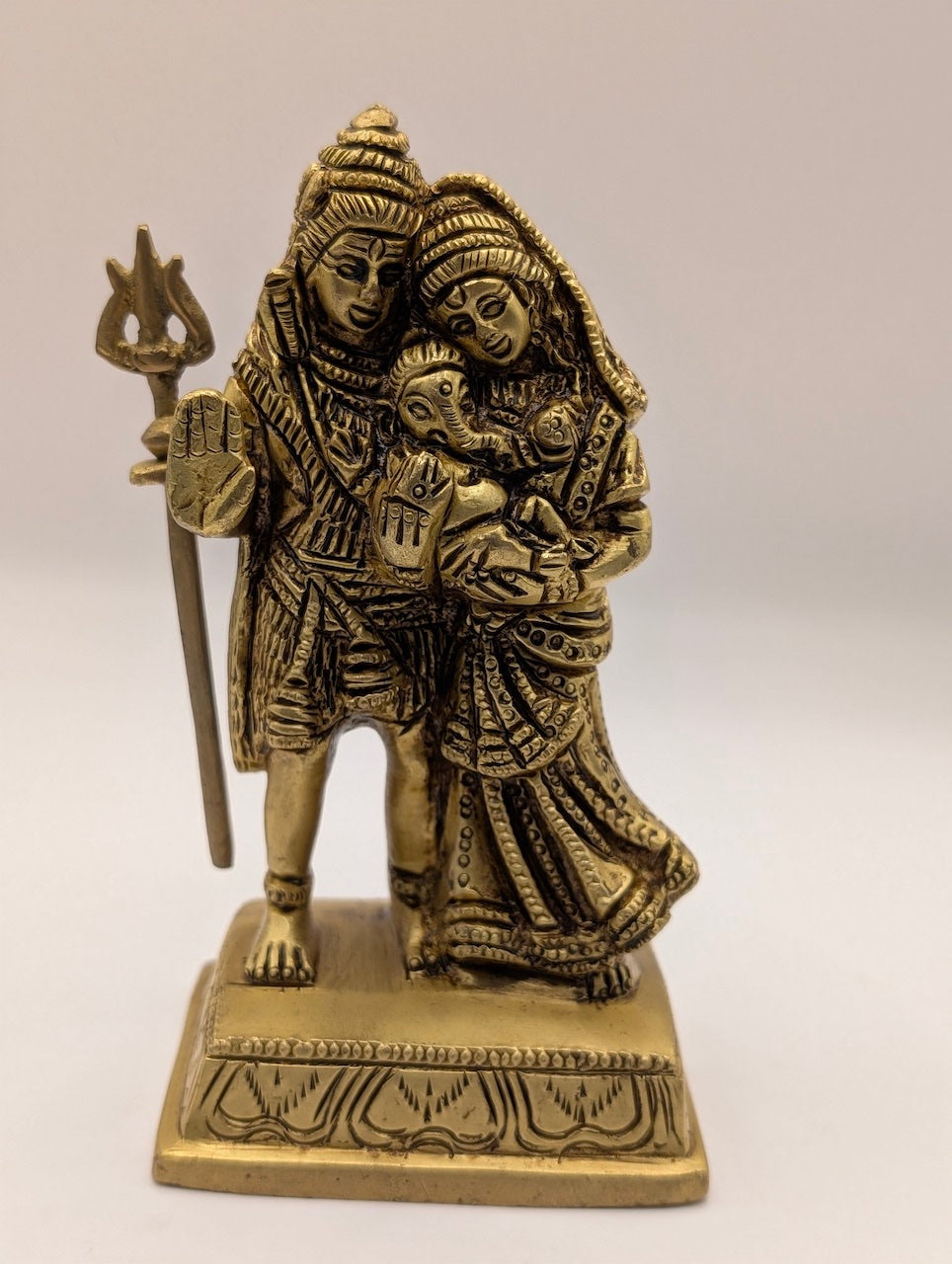 Baby Ganesh with Lord Shiva & Parvati – Spiritual Idol for Worship