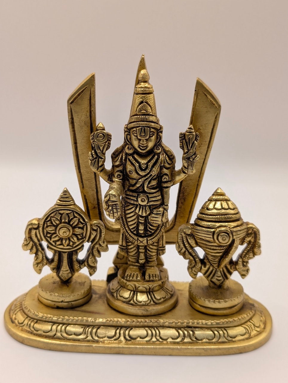 Divine Perumal Idol with Shank & Chakra Nama – Idol for Pooja