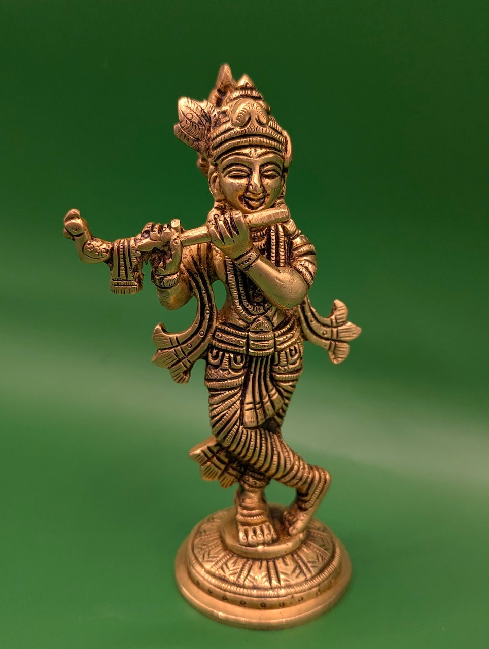 Krishna Flute Idol – Expressing Joy and Peace in a Pleasant Mood