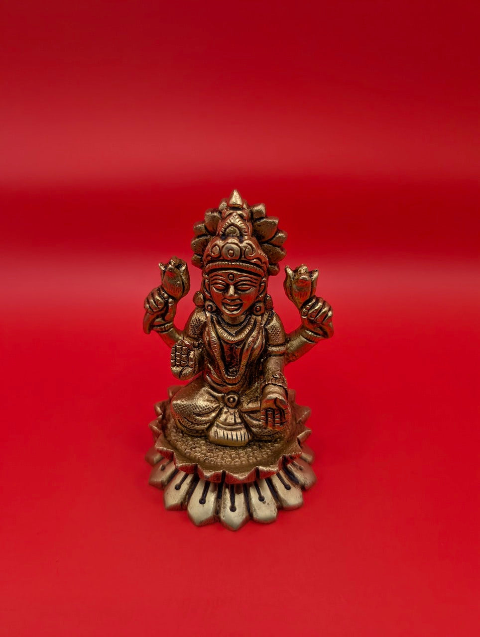 Mahalakshmi Miniature Idol – Symbol of Wealth & Prosperity